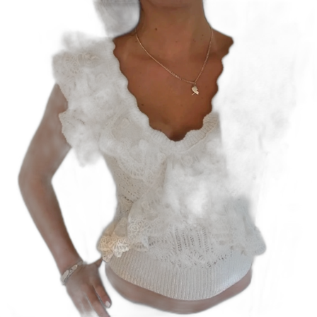 Vit spetsblus med volanger