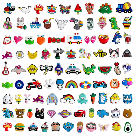 Parti med 100 stk. skocharms til træsko, sko dekorationer, armbånd, festartikler