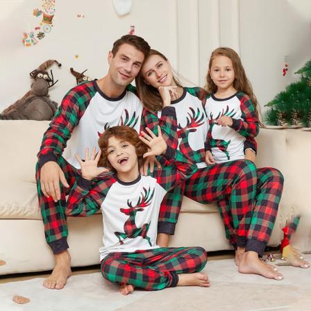 Julfamiljsmatchande pyjamas Sovkläder för barn PJ- set 2023 Mom XL