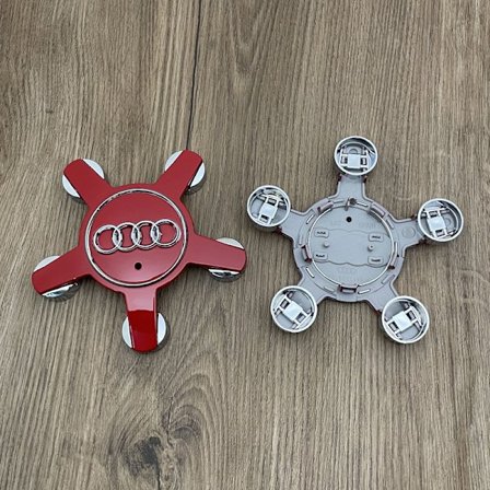 Sæt med 4 røde hjulkapsler med hjullogo til Audi hjulkapsler 135 mm