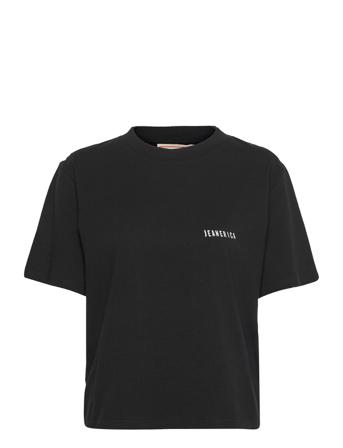 Zoë Light Classic Tee Black Jeanerica