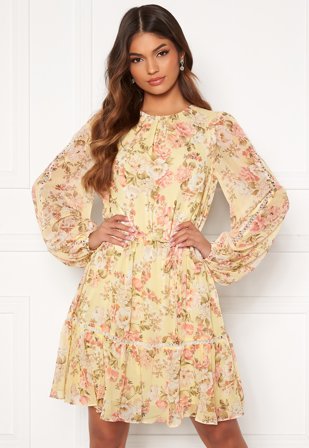 FOREVER NEW Katie Tiered Skater Dress Vintage Lemon Floral Klær
