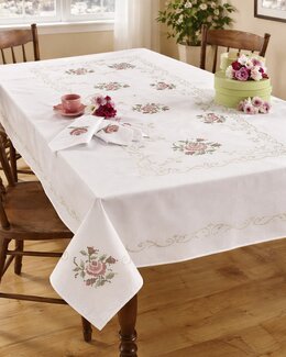 Broderikit Middagsduk Rosor på rad – korsstygn på bomullsväv - Utan garn - Duftin