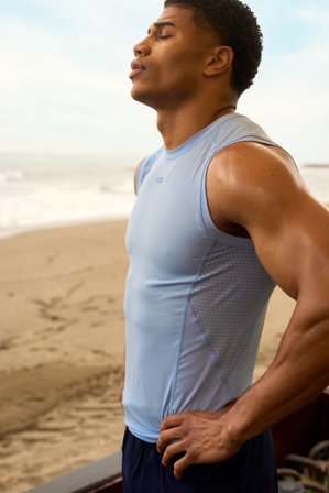 ICANIWILL - Ignite Muscle Fit Tank Top Soft Blue- Tanks - Heren - sportkleding van ICIW