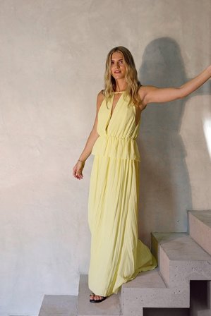 Michaela Wissén x NA-KD plissiertes Maxikleid mit V-Ausschnitt - Sommerkleider - Gelb - EU 34