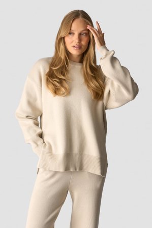 ICANIWILL - Soft Knit Oversized Crewneck Light Beige - Oberteile - Damen - ICIW