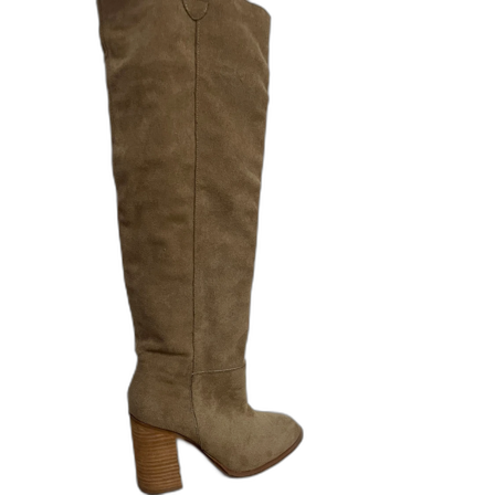 Beiga höga stövlar med klack
