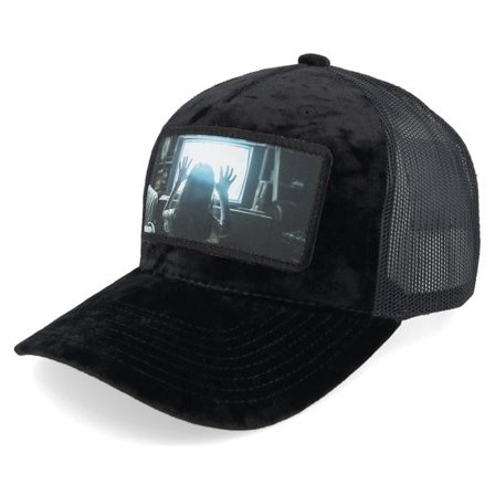 Scenes - Svart trucker Keps - Poltergeist Velvet Black/Black A-frame Trucker @ Hatstore