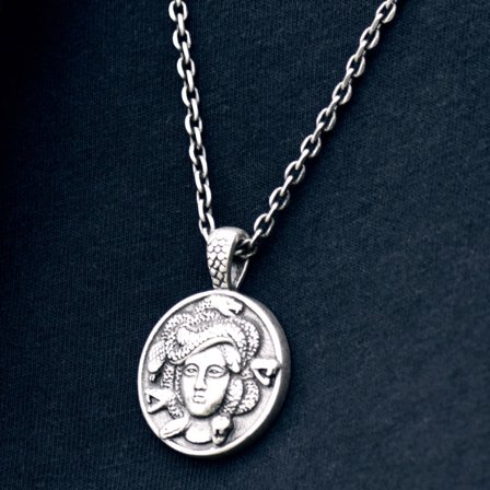 Obelius | Collier de la Méduse en métal argenté vintage pour hommes - Chaînes en acier - pour Hommes - Lucleon