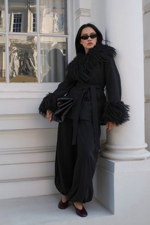 NA-KD Bonded Detail Curly Faux Fur Jacket - Jakker & frakker i imiteret pels - Sort - EU 34