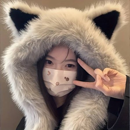 Myk polyesterfuskepels katteørehatt med integrert skjerf, egnet for både menn og kvinner om vinteren