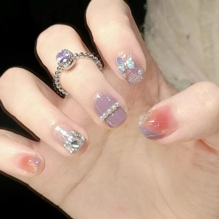 Tekokynnet pyöreäpää perhonen