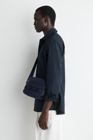 COS Homme Sac Bandoulière Transit - Nylon in Bleu