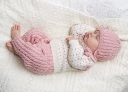 Beskrivning Tröja, byxa, mössa och scarf