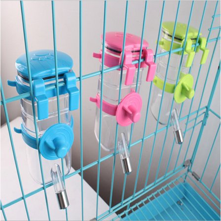 3 stk. Automatisk drikkeflaske til kæledyr, hunde, katte, kaniner, 350 ml kapacitet, bagpåfyldning, vanddispenser til ophængning (tilfældig farve)