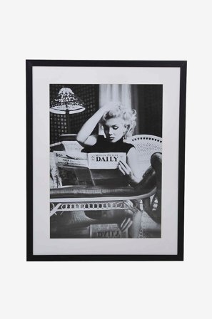 Nordic Furniture Group - Villa Tavla Marilyn dailey news - Svart - Tavlor - Från Homeroom