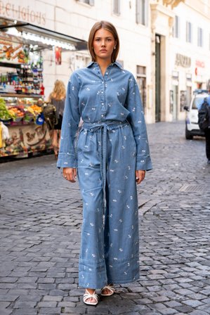 MISSMAYA - Elida Pant Denim Fiore (PRE-ORDER. DEL: WEEK 3) - M