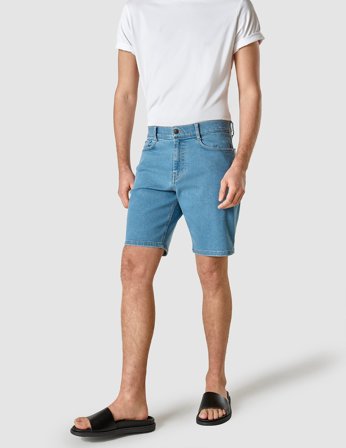 Shaping New Tomorrow - Classic Denim Shorts - Light Blue - Male - Size 28/