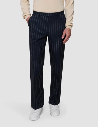 Shaping New Tomorrow - Essential Suit Pants - Navy Stripes - Relaxed Fit - Herren - Größe 36/32
