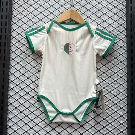 2026 Verdenscup Algerie Hjemme Nyfødt Baby Jumpsuit Romper Fotballantrekk