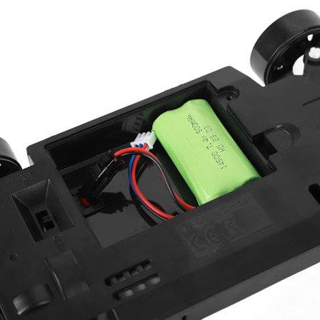 1/14 RC Driftbil Anti-Interferens 2.4G Fjernkontroll 4WD RC Racingbilmodell med Frontlys 2 Sett Hjul Enkelt Batteri
