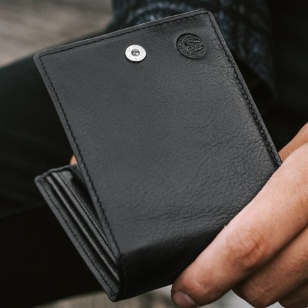 Black Ergonomic Leather Wallet for Men - Wallets