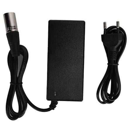 3-nastainen urosliitin 29,4 V / 2 A virtalähde litiumakku laturi EU-pistoke 100-240 V