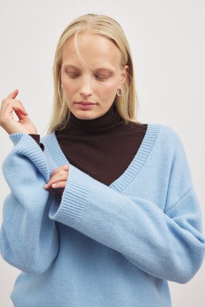 Premium Selection - Oversized strikket ullgenser med V-hals - Premium kvalitet - Blå - L (EU 42-44)