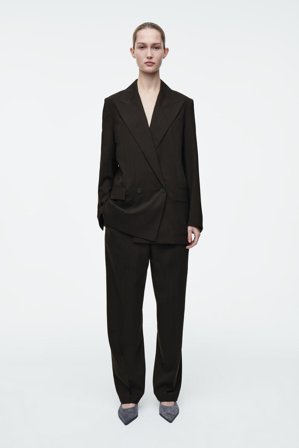 COS Damen Tailored Fluid Wool Trousers - Braun