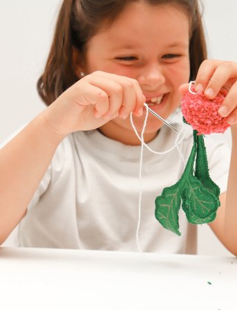 OLI & CAROL Do It Yourself Kit Diy Ramona The Radish - Red - 22X 12.5X 5CM