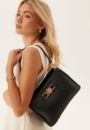 Valentino - Alina Re Shoulder Bag - 001 Nero - Kläder - - Bubbleroom
