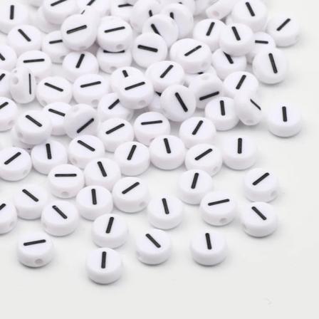 50/100/200 stk/parti 7x4 mm Hvid Rund A-Z Alfabet Bogstav Akryl Løse Distancer Perler til Smykketilbehør DIY Armbånd I