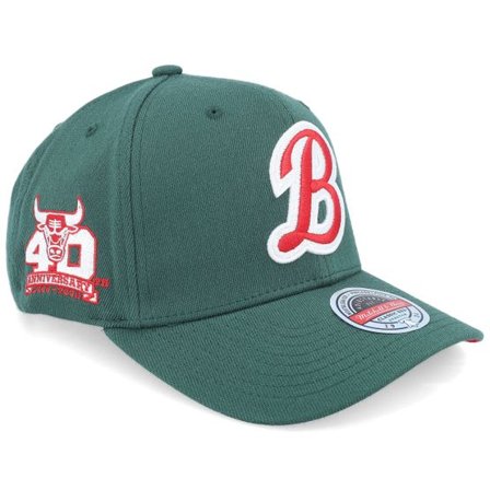 Mitchell & Ness - NBA Grön adjustable Keps - Chicago Bulls First Letter Classic Red Dark Green Adjustable @ Hatstore