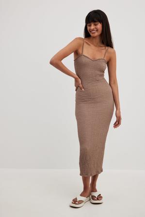 NA-KD Trend Robe mi-longue structurée à bretelles - Robes moulantes - Brun - X-Small