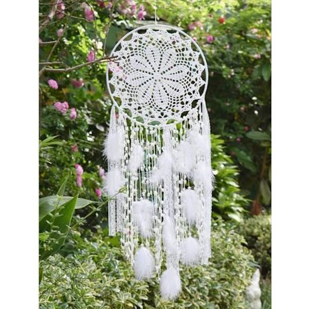 Stor drømmefanger med hvide fjer macramé til at hænge på væggen