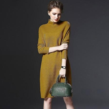 Striktrøje med krave i sweater-stil til kvinder - Mellem lang