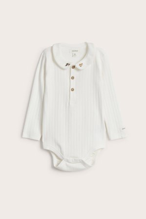 Newbie | Ribbestrikket body med revebrodering | Offwhite