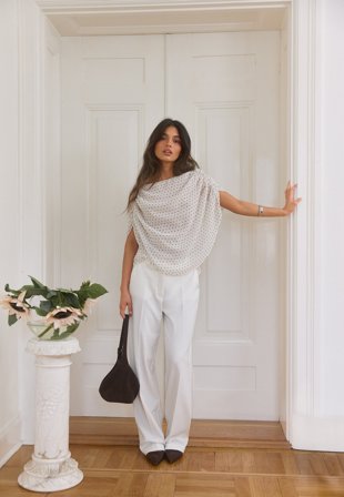 BUBBLEROOM-Cape Sleeveless Blouse-M