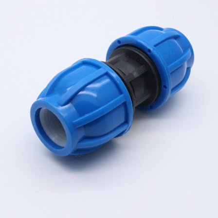 Kestävä PE-paineliitäntäliitin Vedenpuhdistimet Kasteluputki Suora