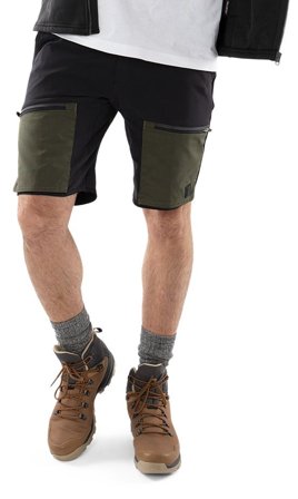 Fristads Outdoor Herr Carbon friluftsshorts semistretch, Militärgrön/Svart
