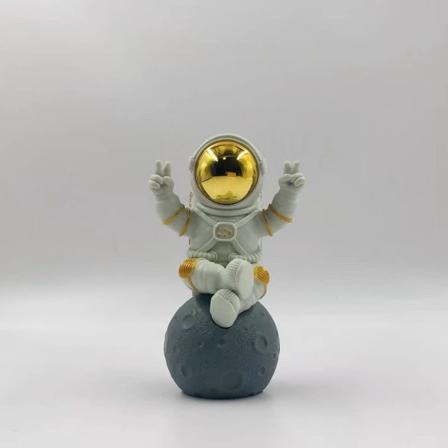 IC Vit hylledekorasjon, Skrivebordsdekorasjon, Søt romfigurpynt (gull/hvit stor astronautstatuett)