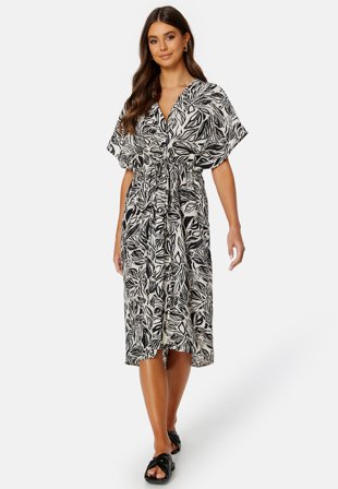 VILA Limia Maya S/S Midi Dress Birch AOP:Maya black Klær