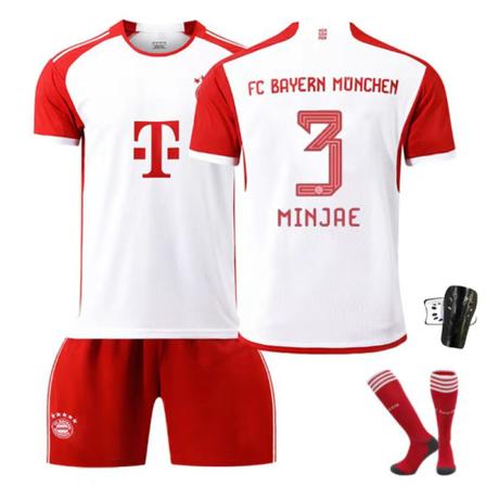 23/24 Bayern Stadium Hjemme Barnas Fotballdraktsett med Sokker og Beskyttere 3 MINJAE Children's size16