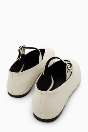 COS Women's Bailarinas Con Hebillas in Blanco