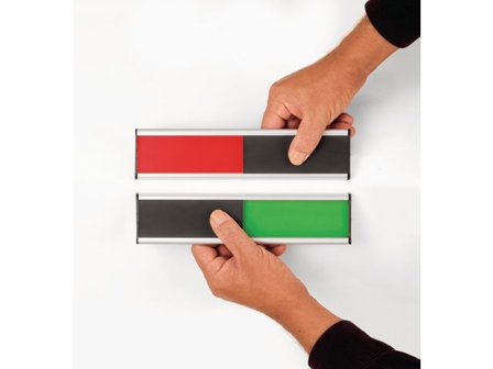 Legamaster Dörrskylt, In och Out, röd och grön, 6 x 25 cm - Lyreco - Kontorsmöbler och inredning - Tavlor ställ och ramar - Dörrskyltar