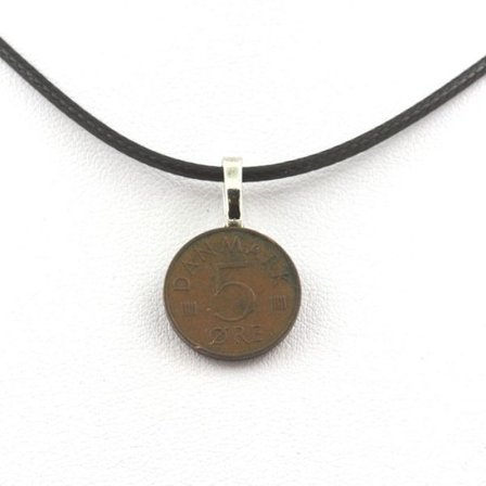 Stenar och mineraler. Danmark 5 øre mynthalsband - Margrethe II Svart snöre.