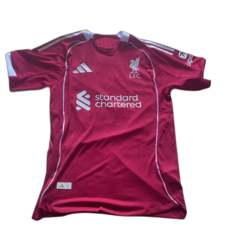 Liverpool hemmatröja 25/26 med Virgil #4 på ryggen