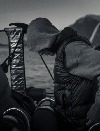 Sail Racing Sky Down Vest - Black - S