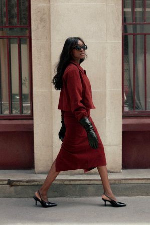 Emmanuelle Koffi x NA-KD - Midiskjørt i imitert semsket skinn - Skjørt i imitert skinn - Burgundy - EU 32