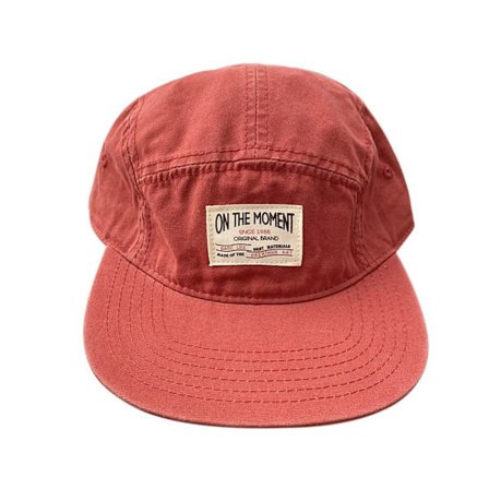 On The Moment Letter Hat Label Kortskygget Hat RØD
